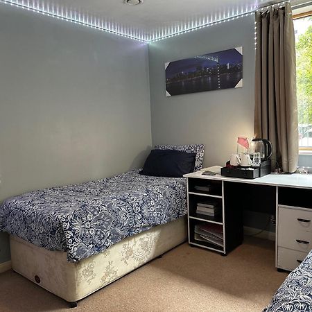 London Gateway Get-Away Apartment Hounslow Exterior foto