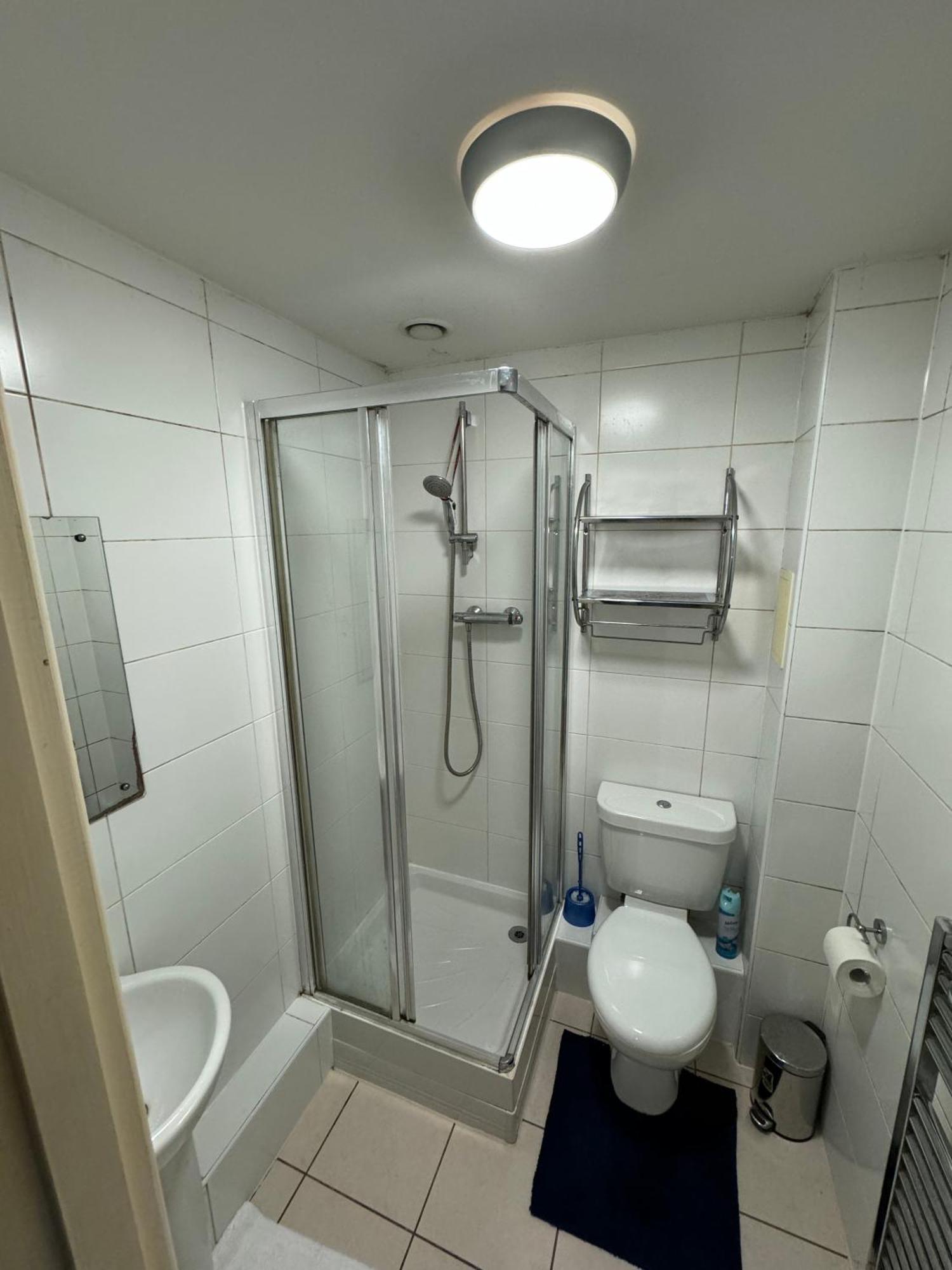 London Gateway Get-Away Apartment Hounslow Exterior foto